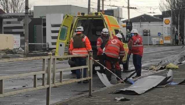 Обстріл зупинки у Херсоні: кількість постраждалих зросла