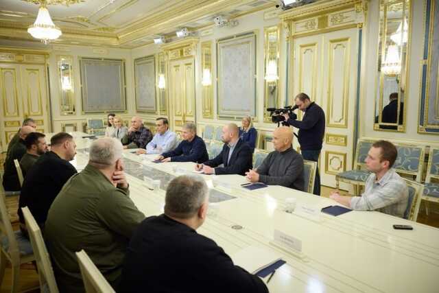 Зеленский встретился с американскими конгрессменами в Киеве