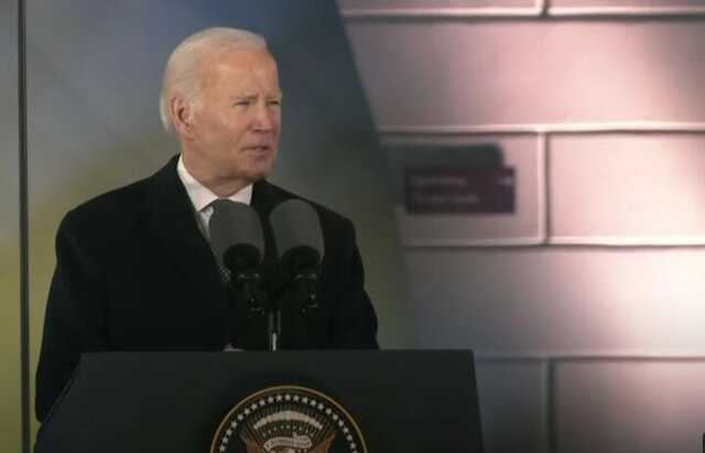 Джо Байден обвинил Дональда Трампа в аварии поезда с химикатами в Огайо