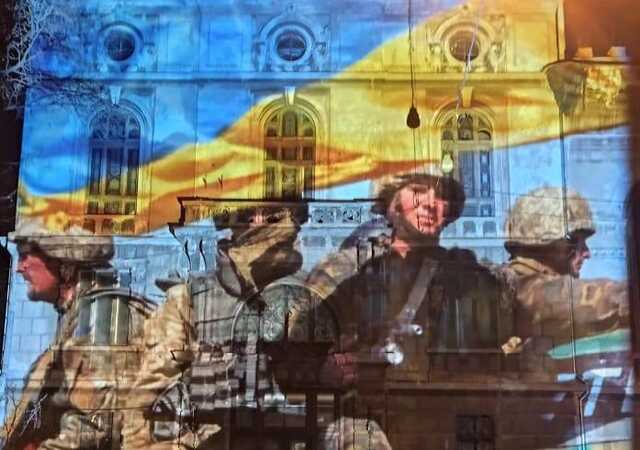 Митець зі Швейцарії Хофштеттер підсвітив будівлі в Одесі