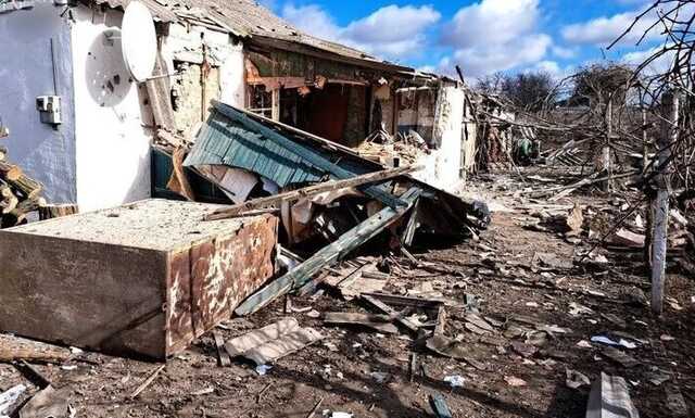 Минулої доби окупанти майже сто разів обстріляли Херсонщину, є загиблий та поранені