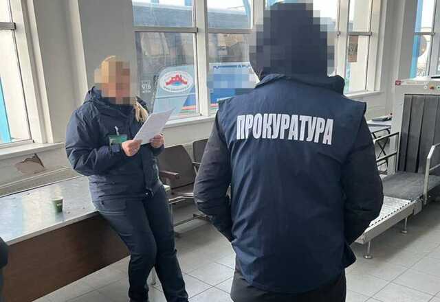 Інспектора митного поста «Рава-Руська» затримали на хабарі