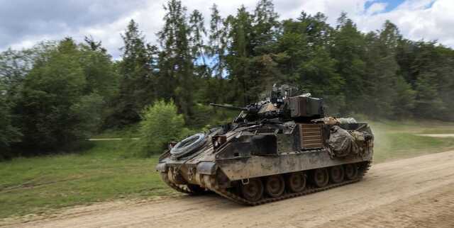 У мережі з’явилось відео з навчань українських військових на БМП Bradley