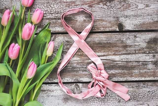 В Раде предлагают оставить 8 марта выходным днем, но переименовать праздник