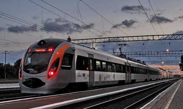 Через ракетну атаку запізнюються 15 поїздів, - Укрзалізниця