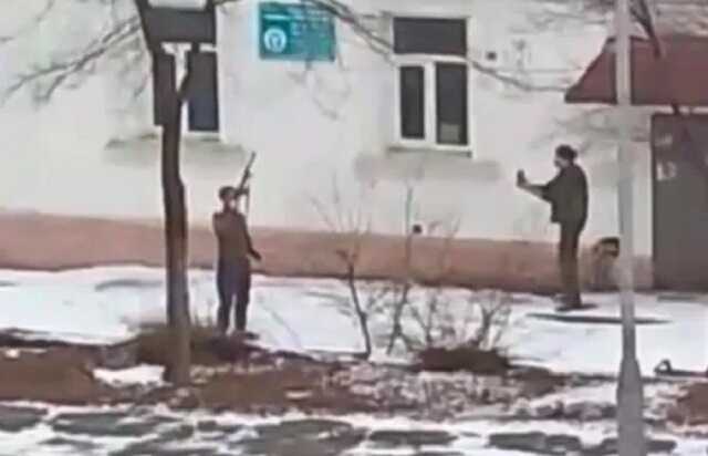 В Росії п’яні окупанти, які повернулись з війни, влаштували стрілянину на вулиці