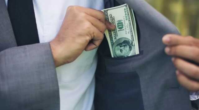 У Чернівецькій області на хабарі затримали посадовця міськради