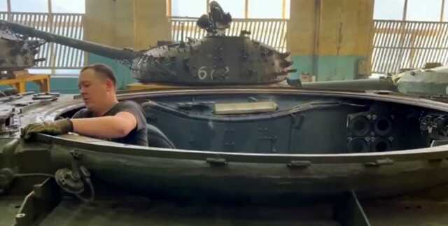 7 танків на місяць: РФ не здатна виконувати план відновлення Т-62, – ЗМІ