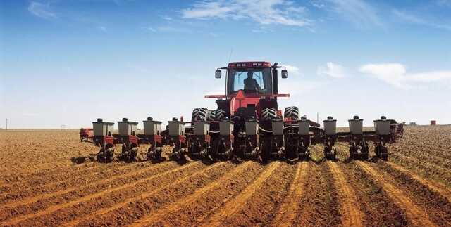 "Засіяли перші 16 тисяч гектарів": в Україні стартувала посівна кампанія, – Шмигаль