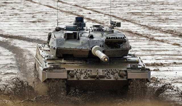 В Іспанії десятки українців завершили навчання на танках Leopard 2