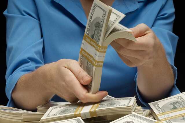 Західні країни не поспішають конфіскувати російські активи для відновлення України - Reuters