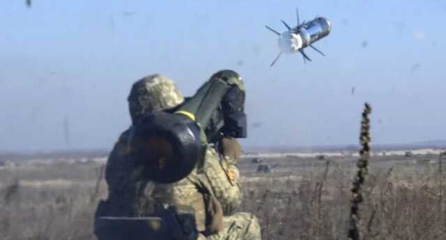 "Точно в ціль": українські військові з Javelin знищили танк оккупантів на Донбасі