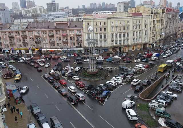 Киевсовет может переименовать площадь Льва Толстого в Украинских Героев