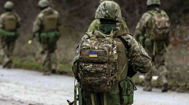 Зеленський зазначив воїнів, які на Донеччині "мінусують ворога найбільше"