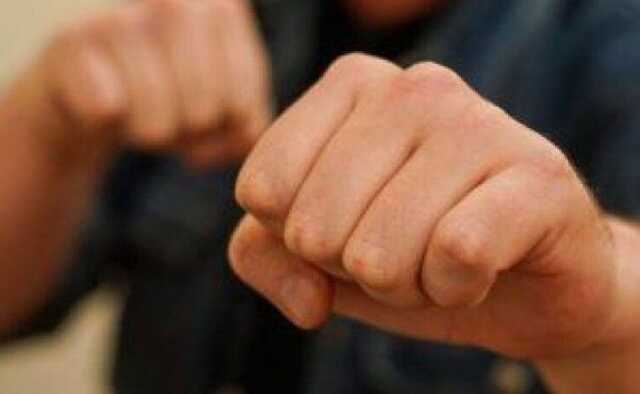 Во Львове мужчина набросился с кулаками на днепрянок из-за языка