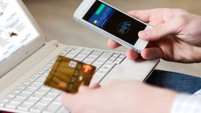 Українцям надсилають фейкові посилання, через які зникають гроші на картках