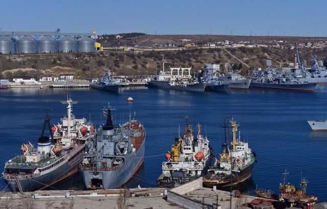 В Криму окупанти повідомили про нову атаку дронів