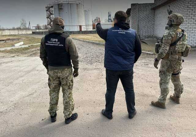 На Чернігівщині викрили нелегальне виробництво палива