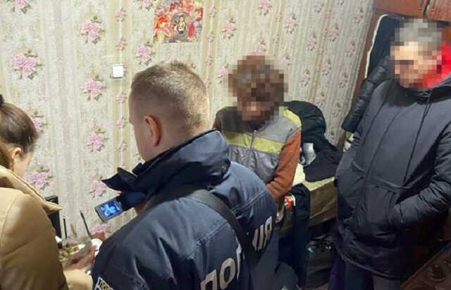 На Старокостянтинівщині працівниця поштового відділення привласнювала кошти за сплату комунальних послуг