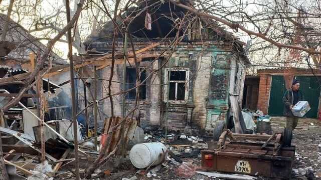 Окупанти весь ранок обстрілювали будинки в Оріхові під Запоріжжям: спалахнула пожежа