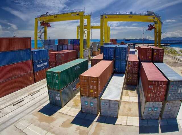 Китайський "удар у спину": логістичний гігант відмовився відвантажувати Росії вже оплачені товари