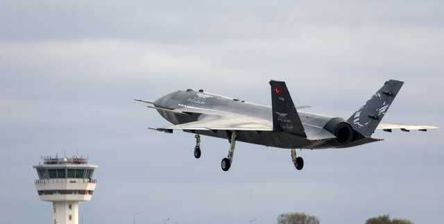 Ердоган показав турецький безпілотник із українським двигуном