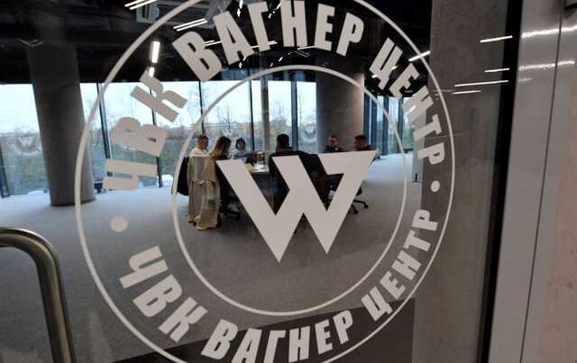 В Чехії чоловік носив символіку ПВК "Вагнера". Тепер його судять за підтримку геноциду