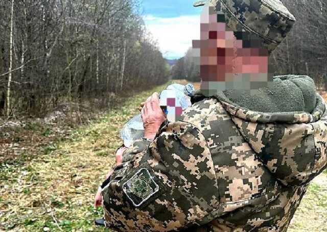 На Буковине мужчина переоделся в пограничника, чтобы заработать деньги