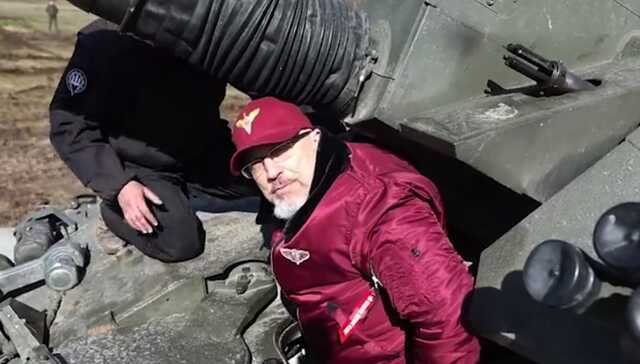 Challenger в Україні. Резніков випробував танки від Британії та показав відео