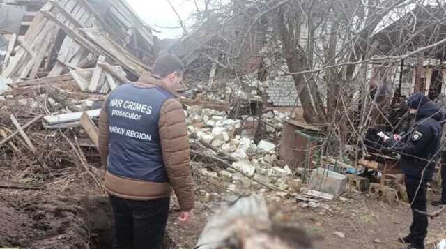 На Харьковщине эксгумировали тело мужчины, погибшего от российских обстрелов в прошлом году