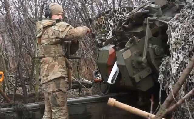 Під Бахмутом "Вовки Да Вінчі" завдали потужних ударів по окупантах трофейною гаубицею