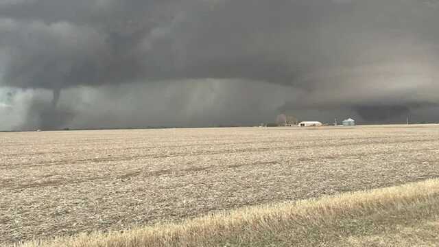 У США вже 32 особи загинули внаслідок найсильнішого торнадо