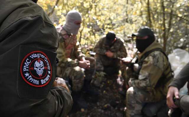 Москва хоче замінити групу "Вагнера" на фронті контрольованими ПВК, - британська розвідка