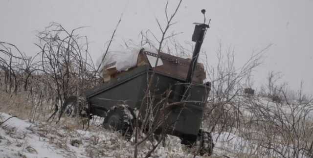 ЗСУ показали, як застосовують наземні бойові дрони з 12 кг вибухівки