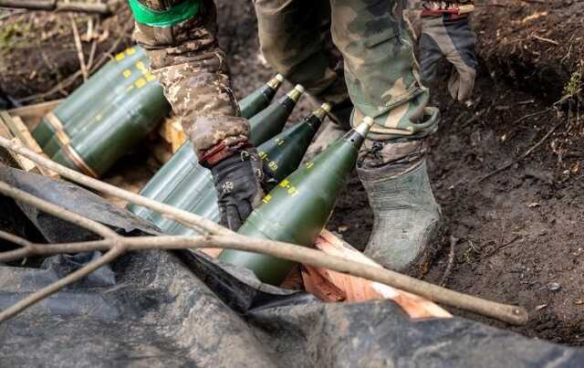 Артилеристи під Бахмутом знищили БМП і польовий склад окупантів