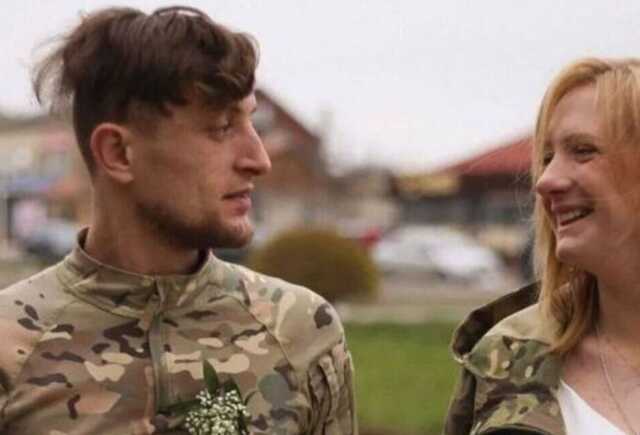 Герой мемів "Чоткий паца", який захищає Україну, одружився. Кадри з весілля