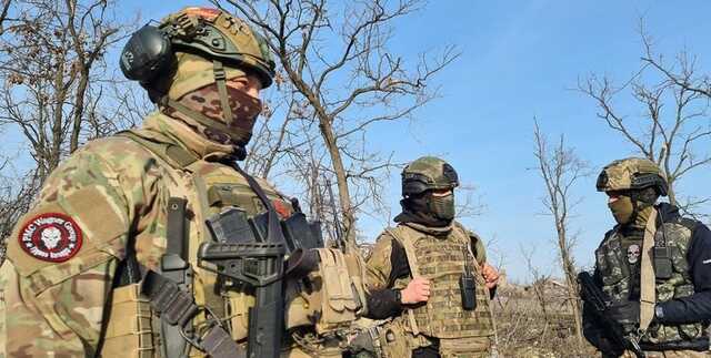 Герой России Уткин подписывается рунами "зиг" и приветствует Пригожина словом "хайль", — СМИ