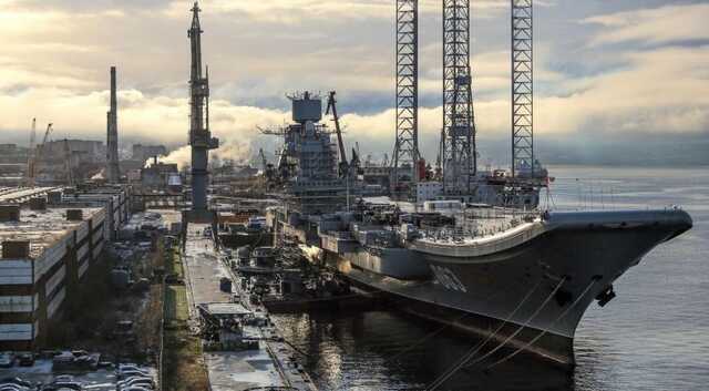 Единственный российский авианосец "Адмирал Кузнецов" остался без экипажа, – СМИ