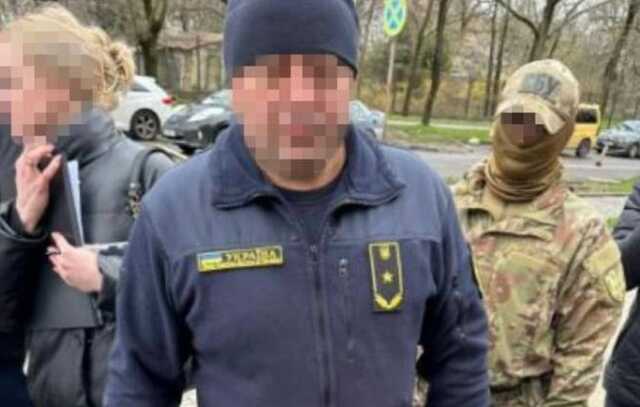 Одеський митник вимагав до 3 відсотка від суми валюти, яку ввозили без декларування