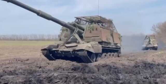 САУ з "курятниками": військовий оглядач оцінив "нове озброєння" Росії