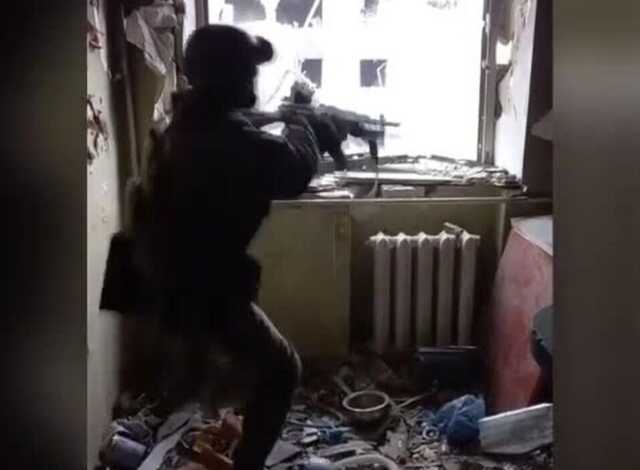 Куля пролетіла прямо над головою: відео дивного порятунку воїна ЗСУ вразило мережу