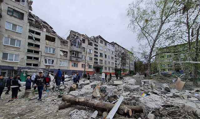 Оккупанты обстреляли жилые многоэтажки в Славянске Донецкой области: много разрушений, есть раненые