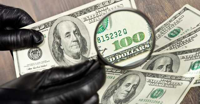 Украинцам выдают фальшивые доллары: какие купюры подделывают чаще всего
