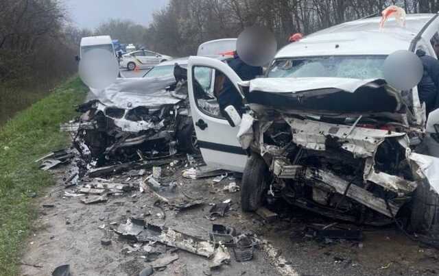 На трасі Житомир-Чернівці перекрили рух через ДТП