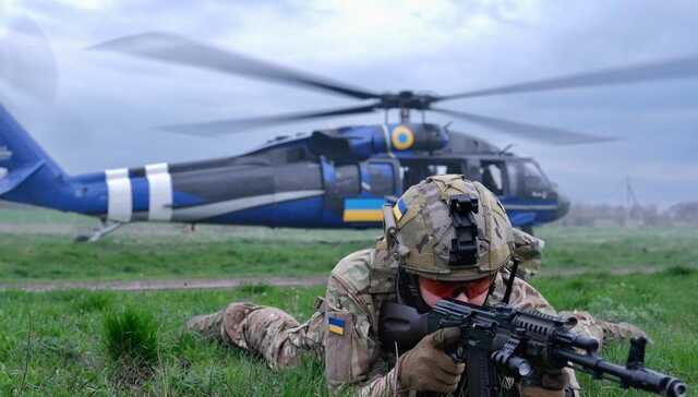 Показують люті віражі: бійці ГУР освоїли легендарний Black Hawk