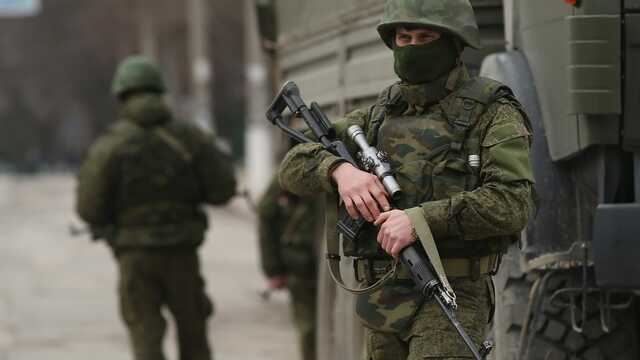 Россияне в Крыму снова перемещают советскую технику