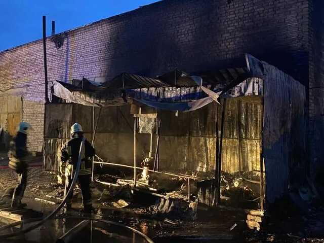 У Києві під час пожежі в металевому вагончику загинуло двоє осіб