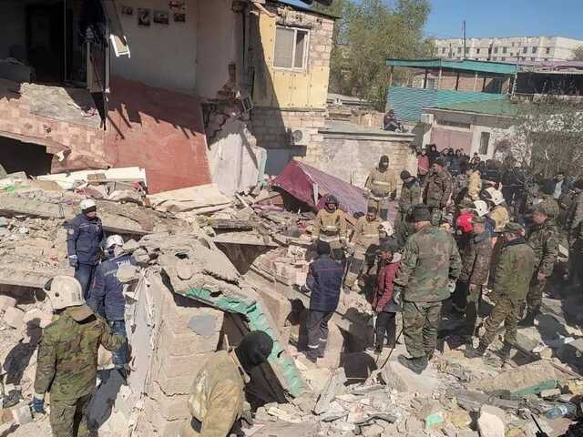 У Казахстані через вибух газу обвалився під’їзд багатоповерхівки: є загиблі, багато постраждалих