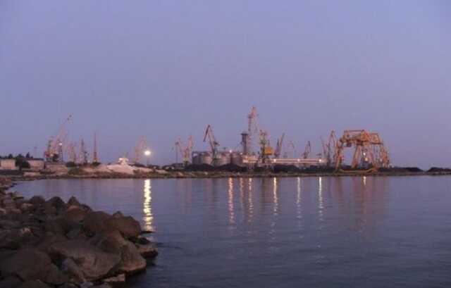 Росія вивозить через Бердянськ вкрадену в Україні кукурудзу