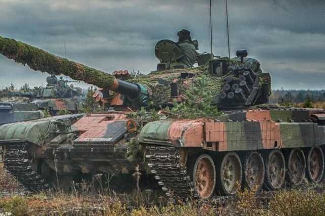 Польські танки PT-91 Twardy вже в Україні: нардеп показав відео з полігону